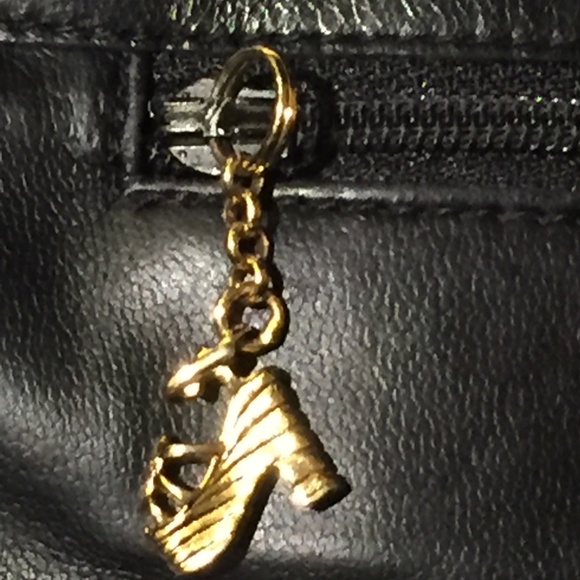 “AUTHENTIC” SALVATORE FERRAGAMO QUILTING BAG - Picture 8 of 8